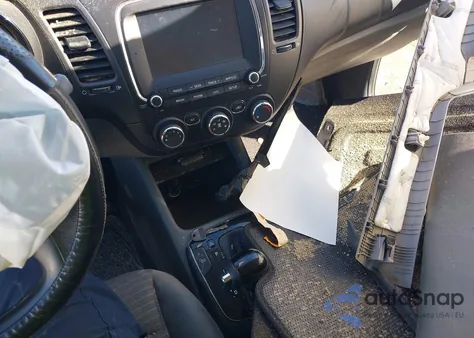 2018 Kia Forte Lx из США, поврежденный, VIN 3KPFL4A74JE213224